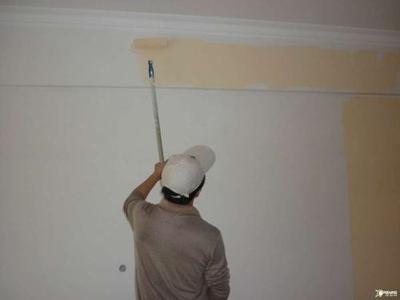 旧房室内刷墙漆